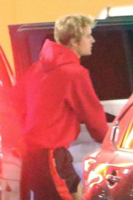 11.01 | Justin Bieber no hotel Montage em Beverly Hills, CA