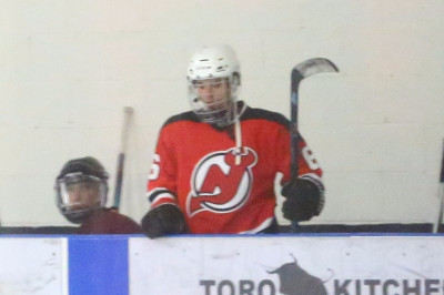 11.01 | Justin Bieber jogando hóquei no Los Angeles Kings Valley Ice Center em Ventura, Califórnia