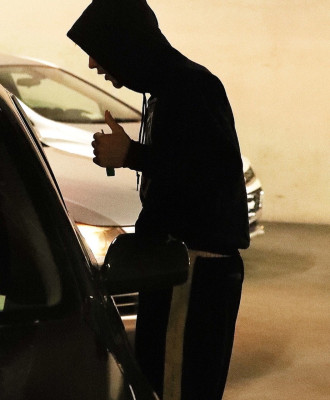 11.02 | Justin Bieber no hotel Montage em Beverly Hills, Califórnia
