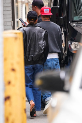 21.06 | Justin e Hailey Bieber em Nova York.