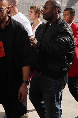 11.04 | Justin Bieber chegando na Hillsong Conference em Los Angeles, CA