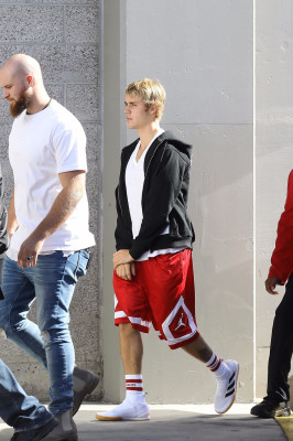 11.04 | Justin Bieber chegando na Hillsong Conference em Los Angeles, CA