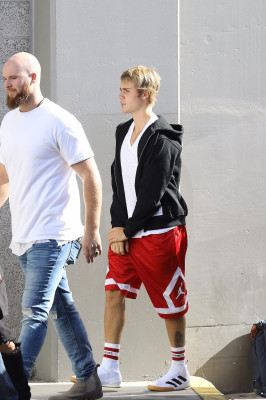 11.04 | Justin Bieber chegando na Hillsong Conference em Los Angeles, CA
