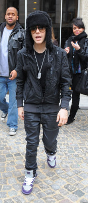 22.02 | Justin Bieber deixando a rádio ADO FM em Paris
