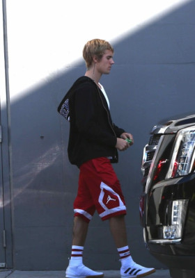 11.04 | Justin Bieber deixando à Hillsong Conference em Los Angeles, CA