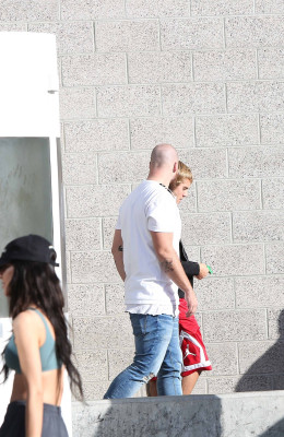 11.04 | Justin Bieber deixando à Hillsong Conference em Los Angeles, CA