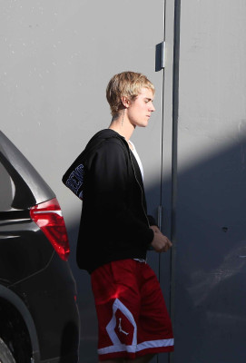 11.04 | Justin Bieber deixando à Hillsong Conference em Los Angeles, CA