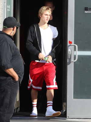 11.04 | Justin Bieber deixando à Hillsong Conference em Los Angeles, CA