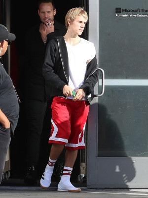 11.04 | Justin Bieber deixando à Hillsong Conference em Los Angeles, CA