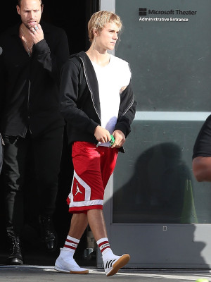 11.04 | Justin Bieber deixando à Hillsong Conference em Los Angeles, CA