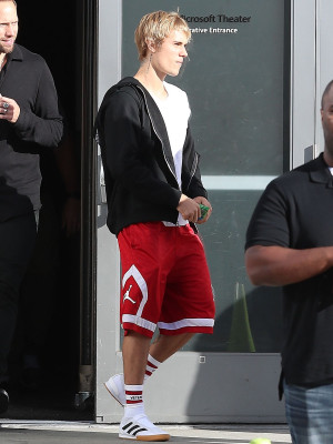 11.04 | Justin Bieber deixando à Hillsong Conference em Los Angeles, CA