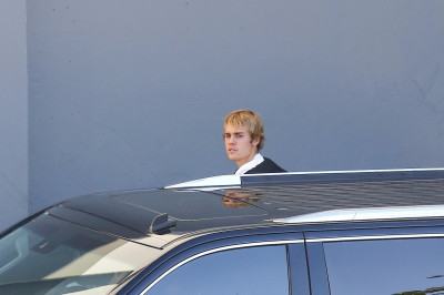 11.04 | Justin Bieber deixando à Hillsong Conference em Los Angeles, CA