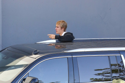 11.04 | Justin Bieber deixando à Hillsong Conference em Los Angeles, CA