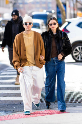 24.01 | Justin e Hailey Bieber em Nova York.