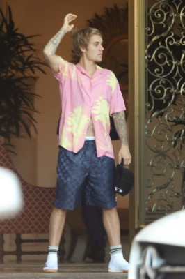 11.09 | Justin Bieber no hotel Montage em Beverly Hills, CA