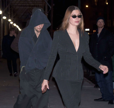 07.02 | Justin e Hailey Bieber em Nova York.