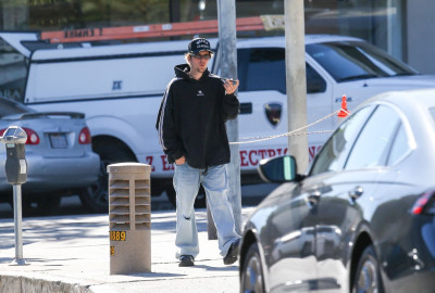 11.11 | Aparição em Los Angeles, Califórnia.