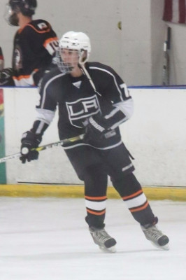 15.11 | Justin Bieber jogando hóquei no LA Kings Valley Ice Center em Panorama City, CA