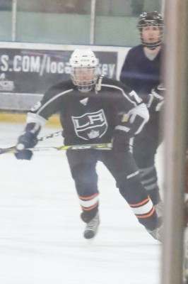 15.11 | Justin Bieber jogando hóquei no LA Kings Valley Ice Center em Panorama City, CA