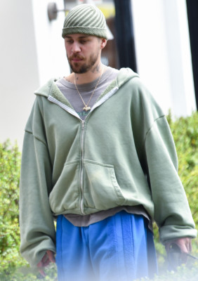 29.05 | Em um food truck de bagels em West Hollywood