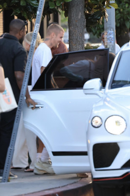 30.05 | Durante um jantar no Escuela em Los Angeles