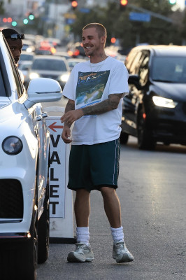 30.05 | Durante um jantar no Escuela em Los Angeles