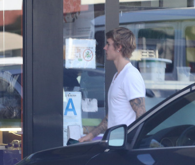 17.11 | Justin Bieber em Hollywood, Califórnia