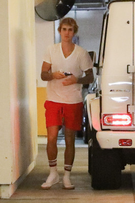 17.11 | Justin Bieber em Hollywood, Califórnia