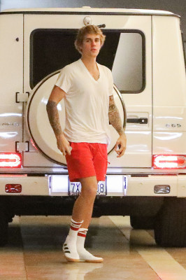 17.11 | Justin Bieber em Hollywood, Califórnia