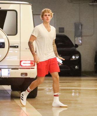 17.11 | Justin Bieber em Hollywood, Califórnia