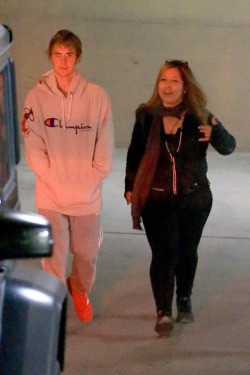29.11 | Justin Bieber deixando no Saban Theatre em Beverly Hills, Califórnia