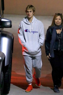 29.11 | Justin Bieber deixando no Saban Theatre em Beverly Hills, Califórnia