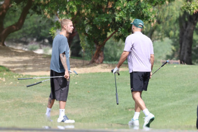 09.06 | Justin e Neima Khaila jogando golf em Los Angeles