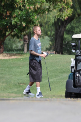 09.06 | Justin e Neima Khaila jogando golf em Los Angeles