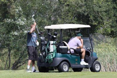09.06 | Justin e Neima Khaila jogando golf em Los Angeles