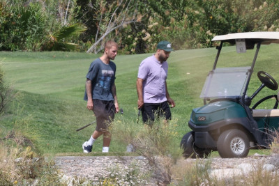 09.06 | Justin e Neima Khaila jogando golf em Los Angeles