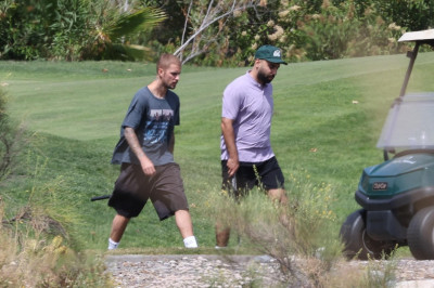 09.06 | Justin e Neima Khaila jogando golf em Los Angeles