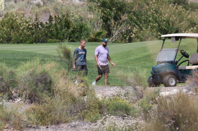 09.06 | Justin e Neima Khaila jogando golf em Los Angeles
