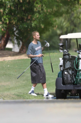09.06 | Justin e Neima Khaila jogando golf em Los Angeles