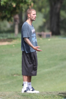 09.06 | Justin e Neima Khaila jogando golf em Los Angeles