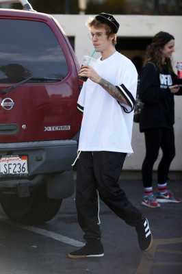 30.11 | Justin Bieber no Millennium Dance Complex em Studio City, Califórnia