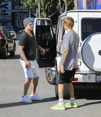 12.01 | Justin Bieber em Beverly Hills, CA