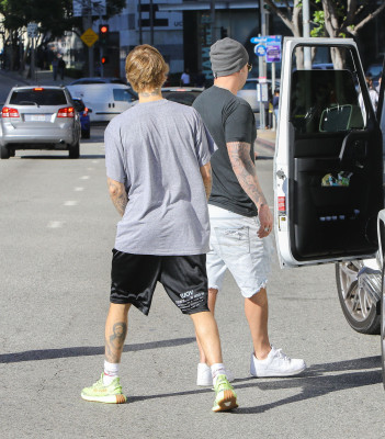 12.01 | Justin Bieber em Beverly Hills, CA