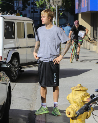 12.01 | Justin Bieber em Beverly Hills, CA