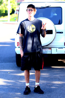 12.04 | Justin Bieber no Runyon Canyon Park em Los Angeles, Califórnia