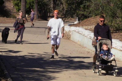 12.05 | Justin Bieber no Runyon Canyon Park em Los Angeles, Califórnia