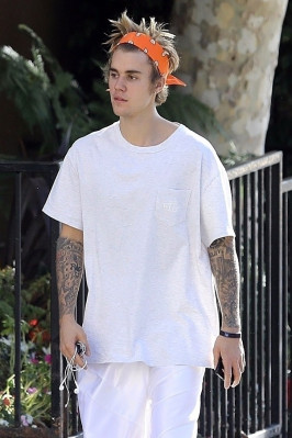 12.05 | Justin Bieber no Runyon Canyon Park em Los Angeles, Califórnia