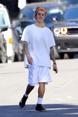 12.05 | Justin Bieber no Runyon Canyon Park em Los Angeles, Califórnia