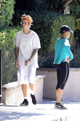 12.05 | Justin Bieber no Runyon Canyon Park em Los Angeles, Califórnia