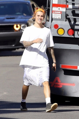 12.05 | Justin Bieber no Runyon Canyon Park em Los Angeles, Califórnia
